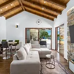 Promina Luxury With 72sqm Heated Pool, Jacuzzi, Infrared Sauna, Tennis Court, Media Villa *