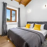 Promina Luxury With 72sqm Heated Pool, Jacuzzi, Infrared Sauna, Tennis Court, Media Villa *