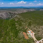 Promina Luxury With 72sqm Heated Pool, Jacuzzi, Infrared Sauna, Tennis Court, Media Villa Bogatic