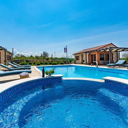 Promina Luxury With 72sqm Heated Pool, Jacuzzi, Infrared Sauna, Tennis Court, Media Vila