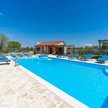 Promina Luxury With 72sqm Heated Pool, Jacuzzi, Infrared Sauna, Tennis Court, Media *