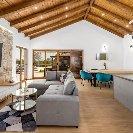 Promina Luxury With 72sqm Heated Pool, Jacuzzi, Infrared Sauna, Tennis Court, Media