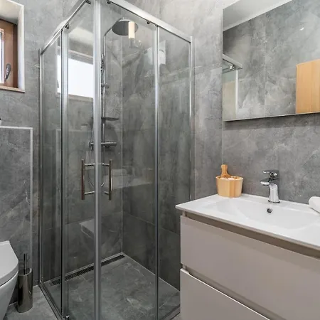 Promina Luxury With 72sqm Heated Pool, Jacuzzi, Infrared Sauna, Tennis Court, Media