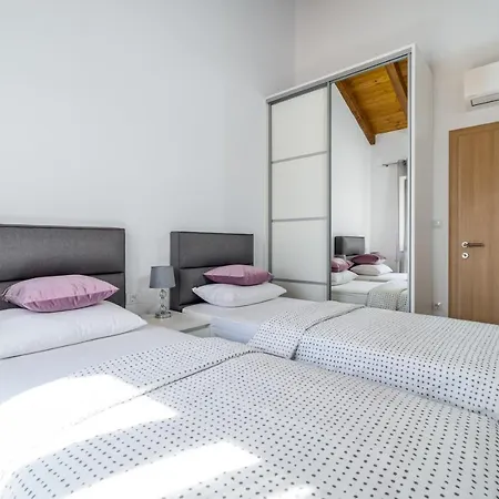 Promina Luxury With 72sqm Heated Pool, Jacuzzi, Infrared Sauna, Tennis Court, Media *