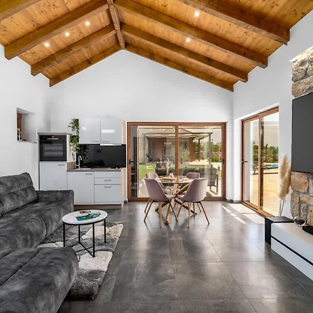 Promina Luxury With 72sqm Heated Pool, Jacuzzi, Infrared Sauna, Tennis Court, Media Vila Bogatić