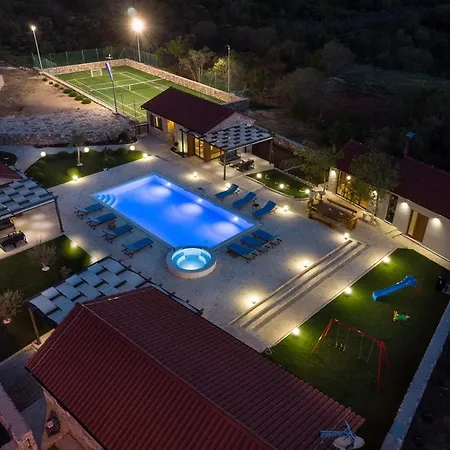 Promina Luxury With 72sqm Heated Pool, Jacuzzi, Infrared Sauna, Tennis Court, Media Vila Bogatić