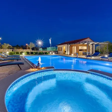 Vila Promina Luxury With 72sqm Heated Pool, Jacuzzi, Infrared Sauna, Tennis Court, Media Bogatić
