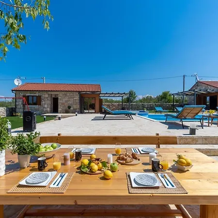 Promina Luxury With 72sqm Heated Pool, Jacuzzi, Infrared Sauna, Tennis Court, Media Villa Bogatić