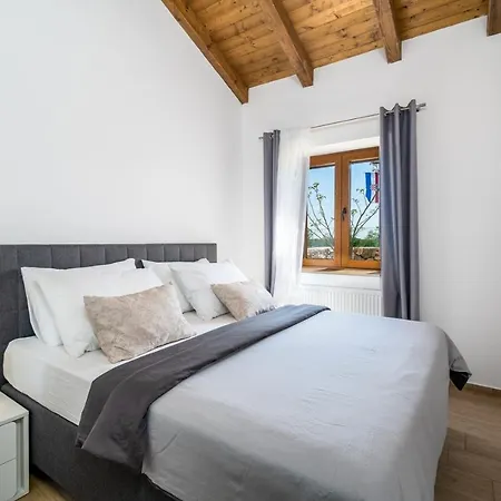 Promina Luxury With 72sqm Heated Pool, Jacuzzi, Infrared Sauna, Tennis Court, Media Vila Bogatić