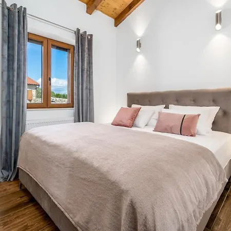 Vila Promina Luxury With 72sqm Heated Pool, Jacuzzi, Infrared Sauna, Tennis Court, Media