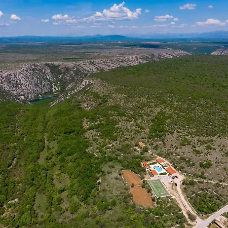 Promina Luxury With 72sqm Heated Pool, Jacuzzi, Infrared Sauna, Tennis Court, Media Vila Bogatić