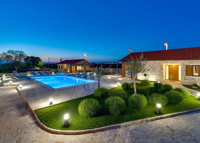 Promina Luxury With 72sqm Heated Pool, Jacuzzi, Infrared Sauna, Tennis Court, Media Bogatić