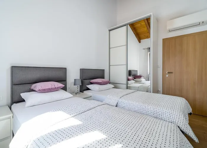 Promina Luxury With 72sqm Heated Pool, Jacuzzi, Infrared Sauna, Tennis Court, Media *