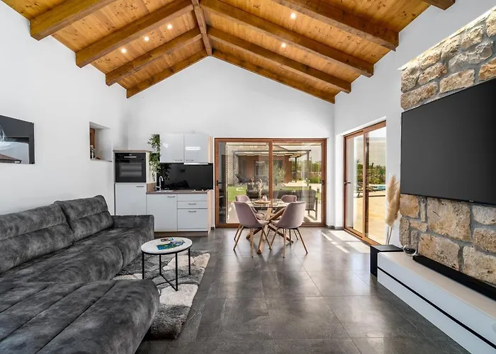 Promina Luxury With 72sqm Heated Pool, Jacuzzi, Infrared Sauna, Tennis Court, Media Villa Bogatić