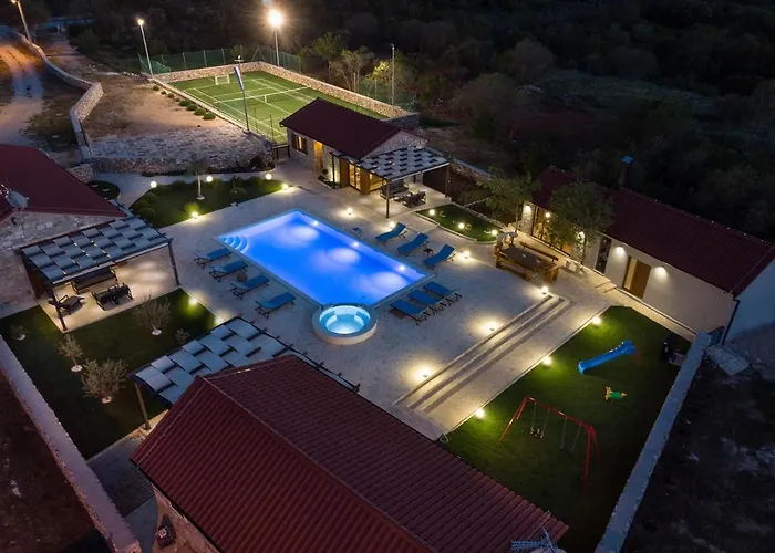 Promina Luxury With 72sqm Heated Pool, Jacuzzi, Infrared Sauna, Tennis Court, Media Villa Bogatic