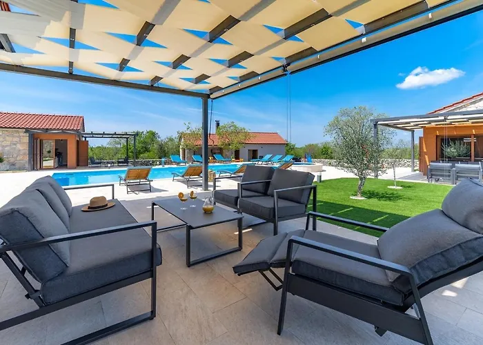 Promina Luxury With 72sqm Heated Pool, Jacuzzi, Infrared Sauna, Tennis Court, Media Villa Bogatic