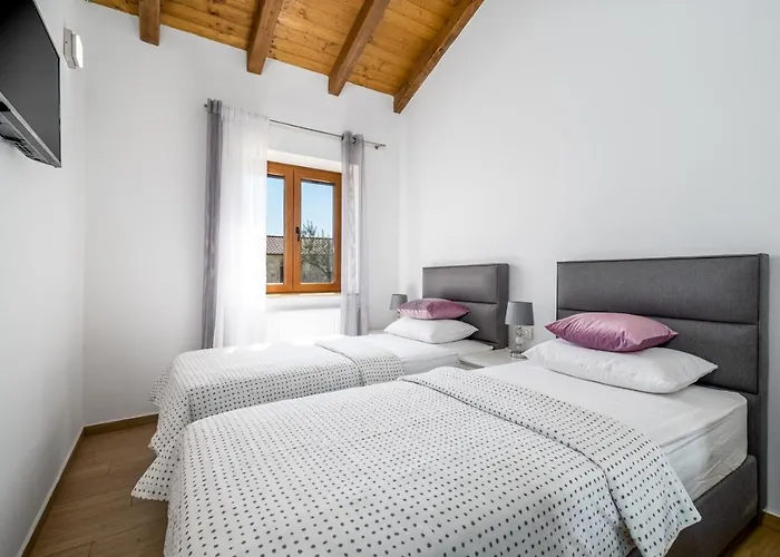 Promina Luxury With 72sqm Heated Pool, Jacuzzi, Infrared Sauna, Tennis Court, Media *