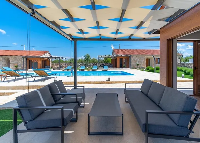 Promina Luxury With 72sqm Heated Pool, Jacuzzi, Infrared Sauna, Tennis Court, Media * Bogatić