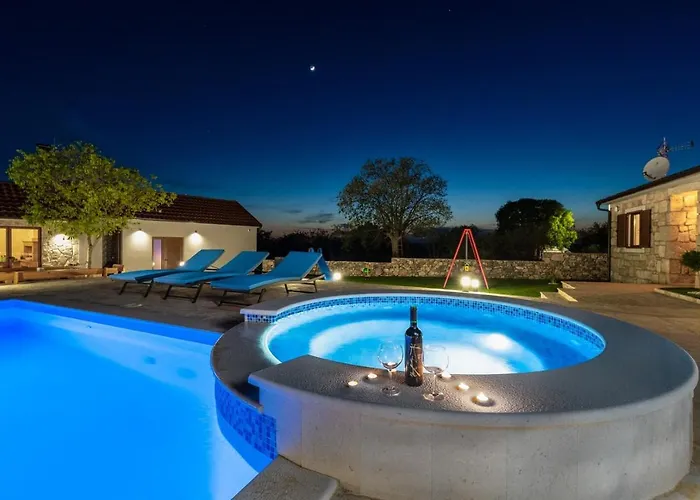 Promina Luxury With 72sqm Heated Pool, Jacuzzi, Infrared Sauna, Tennis Court, Media *